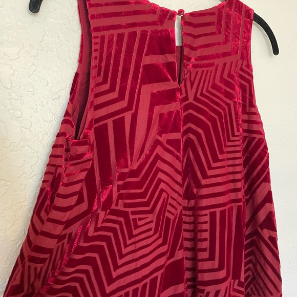 Velvet Sleeveless Sunday in Brooklyn Top - Picture 5 of 6